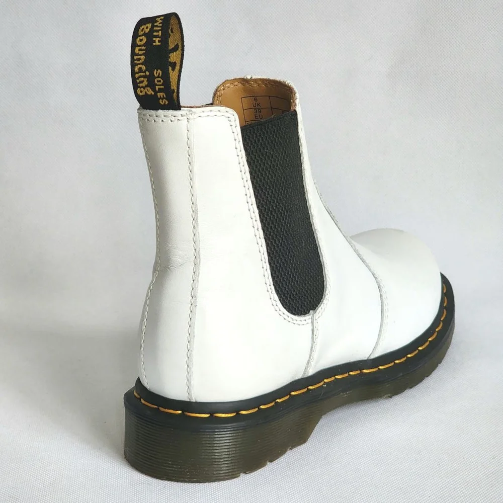 DR. MARTENS 2976 Yellow Stitch Smooth Leather White‎ Chelsea Ankle Boots Size 8